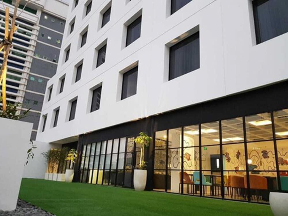 De Braga, Artotel Curated Μπαντούνγκ Εξωτερικό φωτογραφία